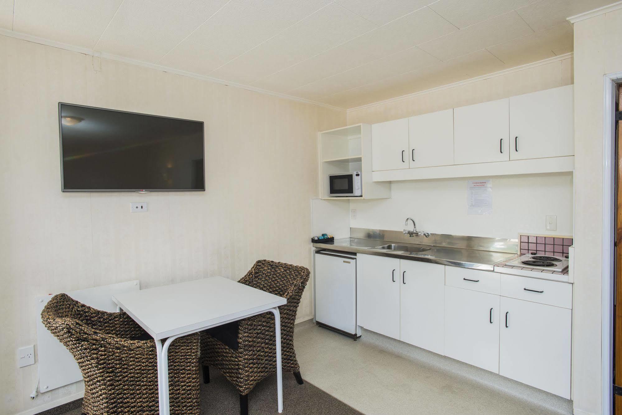 Colonial On Gladstone Motel Gisborne Dış mekan fotoğraf