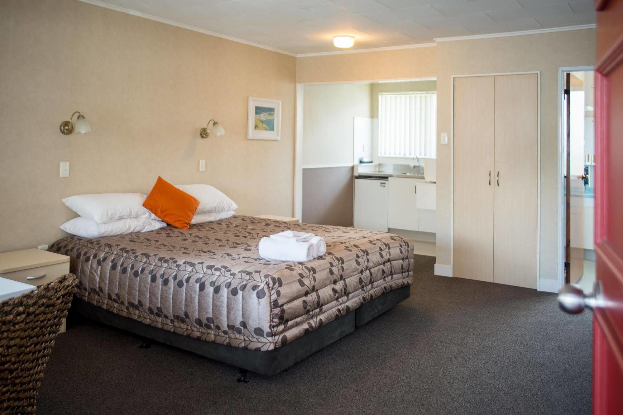 Colonial On Gladstone Motel Gisborne Dış mekan fotoğraf