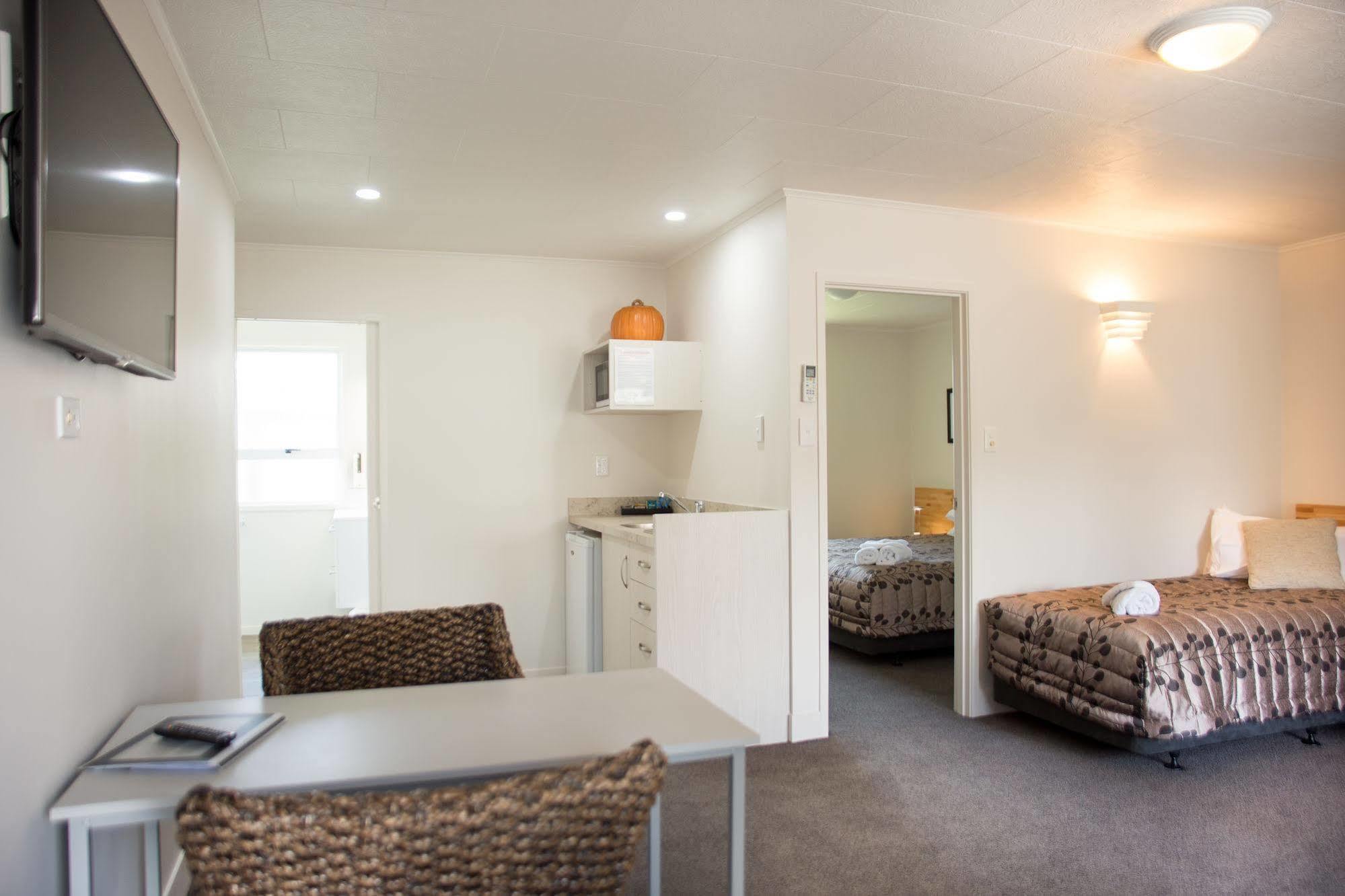 Colonial On Gladstone Motel Gisborne Dış mekan fotoğraf